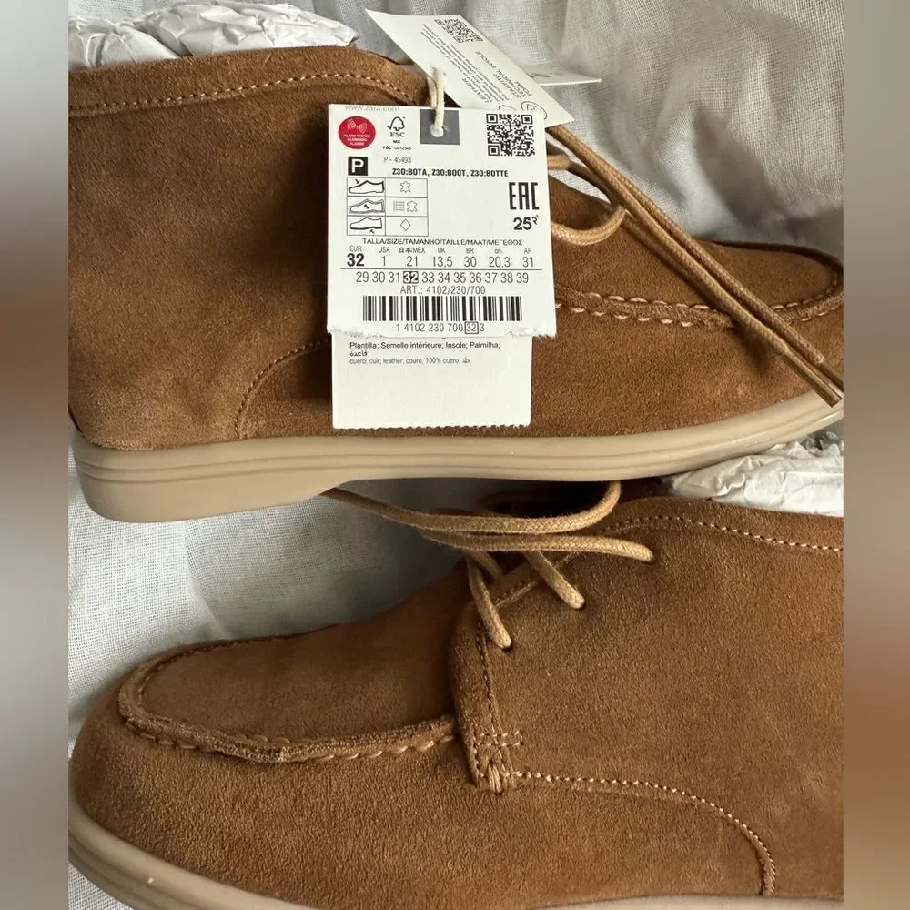 SUEDE BOAT ANKLE BOOTS Size 1